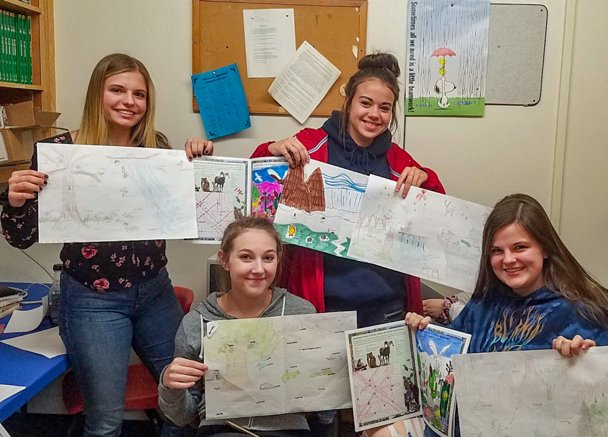 Spanish students with BLM Jr. Ranger Booklets