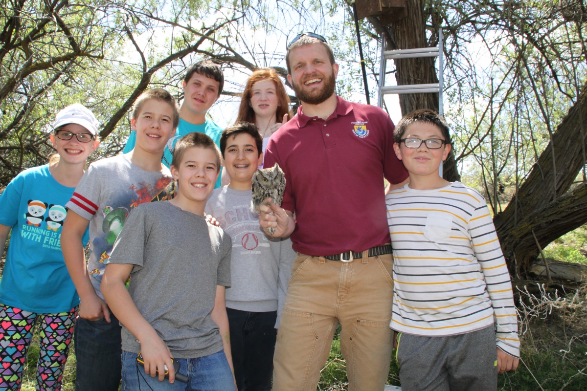 Idaho Fish and Wildlife joins BLM to host students from Sage International School to study owls in Morley Nelson Snake River Birds of Prey National Conservation Area. BLM photo