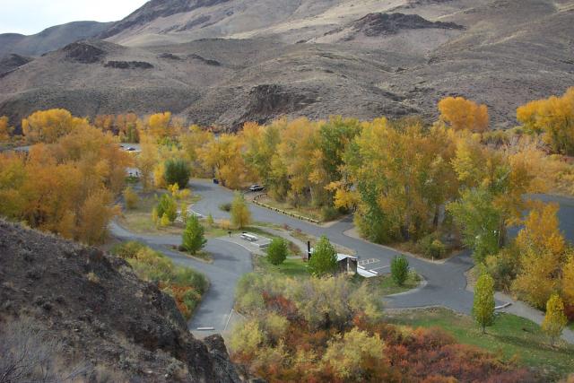 Cottonwood recreation site parking lot