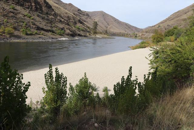 Skookumchuck recreation site beach and river