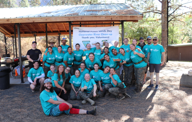 The Clearwater River Cleanup crew poses for a final group picture.