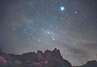 Nevada_Red_Rock_Canyon_Night_skies_meteor_shower