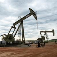 Photo of oil and gas rig in north dakota