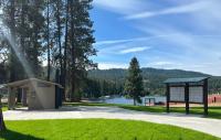 Ross Point Day Use recreation area offers a family friendly venue. 