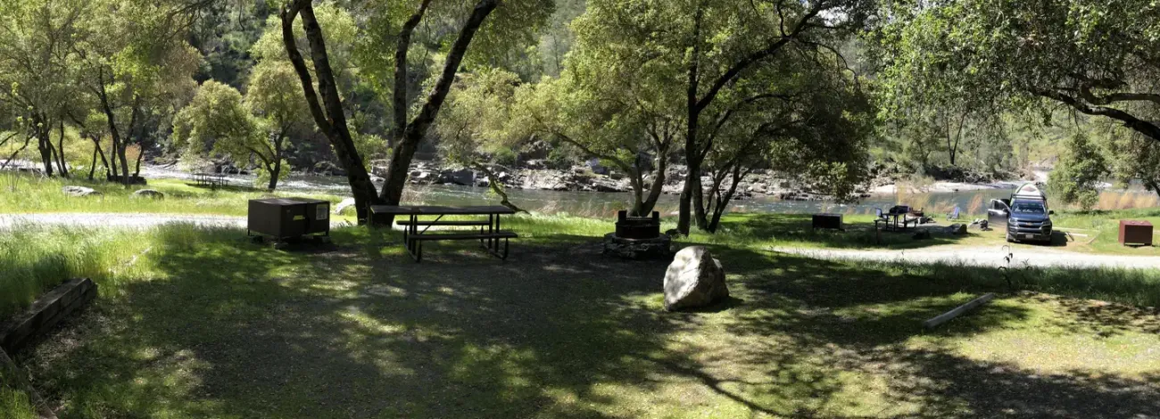 Railroad Flat Campground with typical drive-in sites 24 and 25