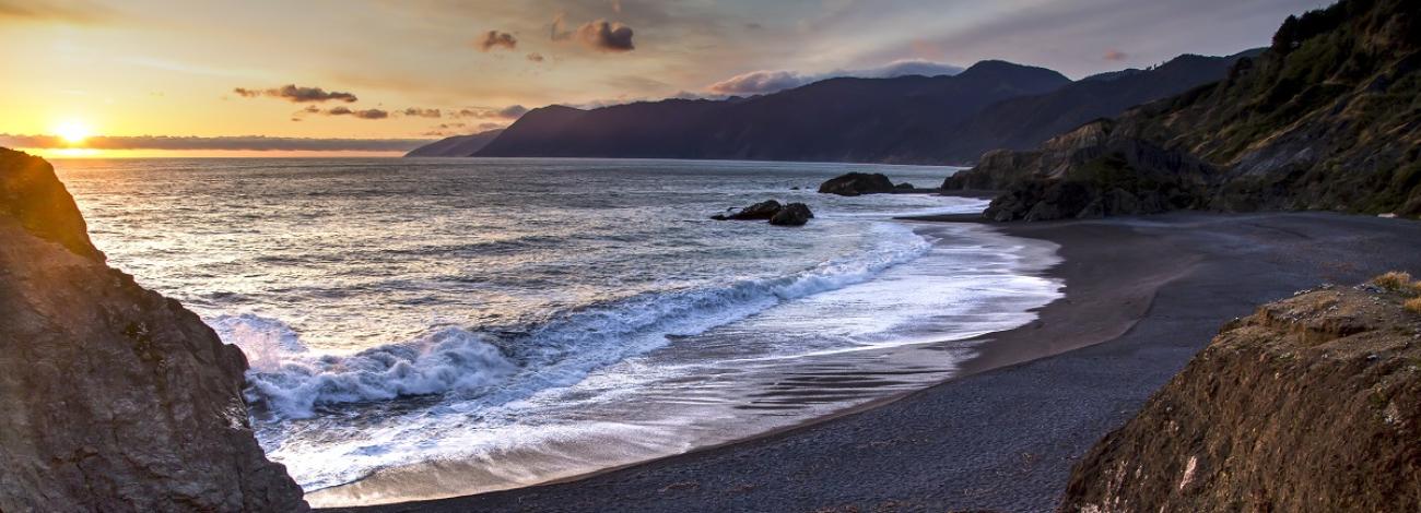 The sun sets over the Pacific Ocean at Little Blacks Sands Beach. (Bob Wick/BLM)